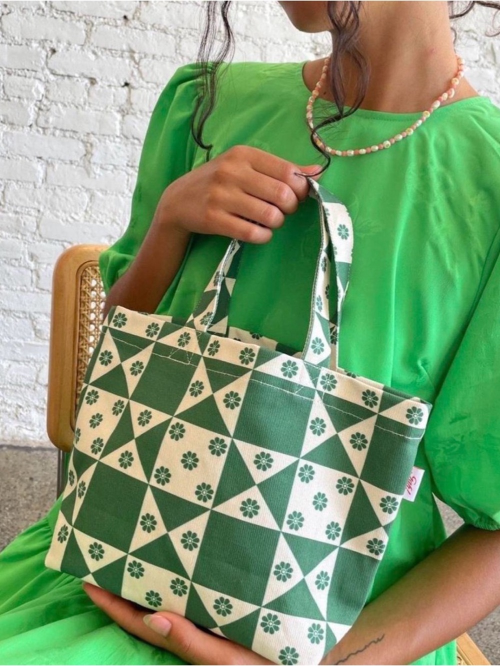 Lisa Says Gah Vintage Floral Quilt Tote